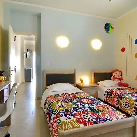 Golden Fox Studios And Suites
