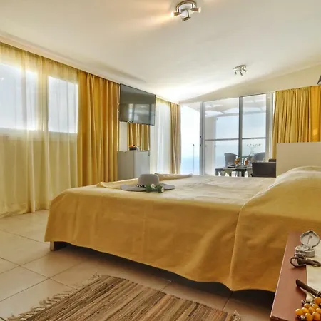 Appartement Golden Fox Studios&suites Lákones
