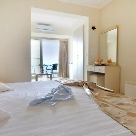 Golden Fox Studios&suites