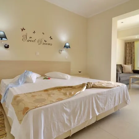 Golden Fox Studios&suites * Lákones