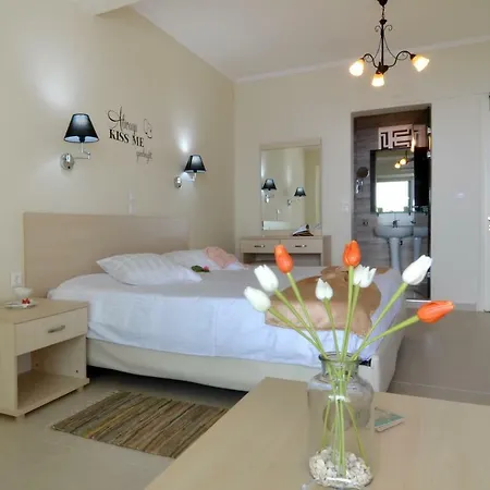 Golden Fox Studios&suites * Lákones